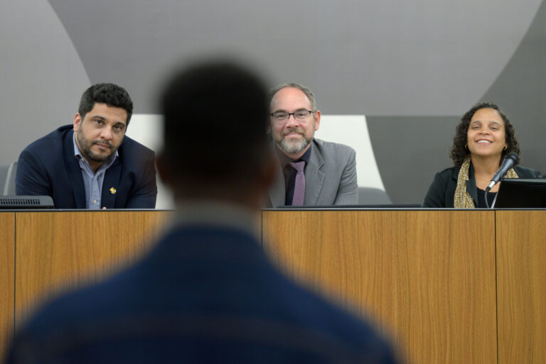 Ana Paula Siqueira foi assessora de Lamac até disputar e vencer a eleição para deputada em 2018 - apoiada pelo ex-deputado, que havia deixado o mandato para assumir como vice-prefeito de Belo Horizonte, em 2017, ao lado de Alexandre Kalil.