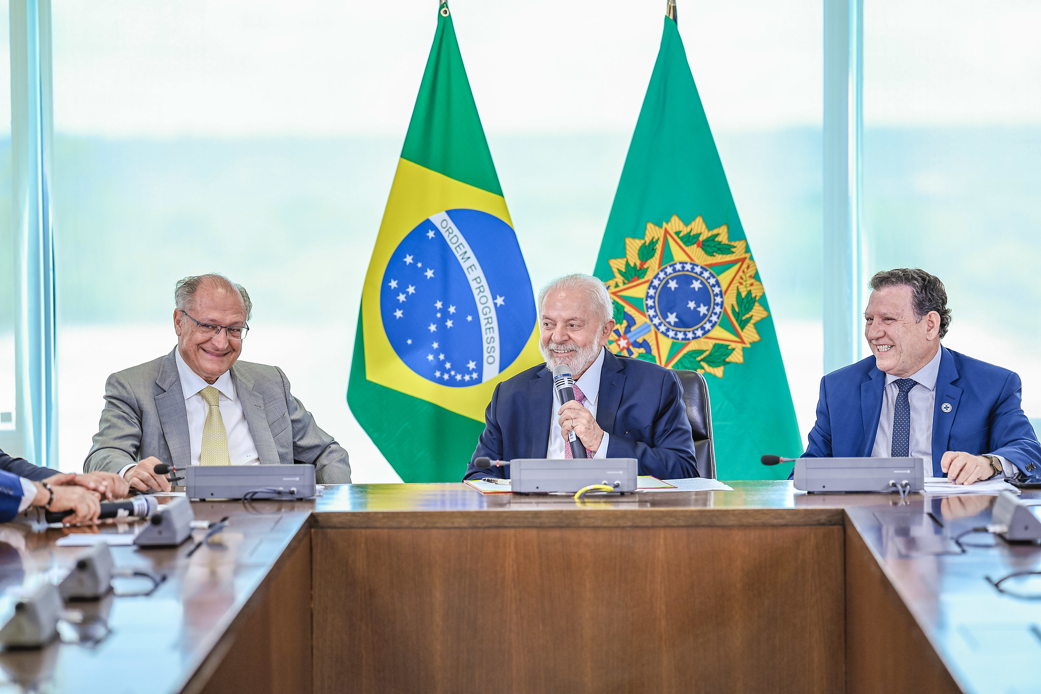A corrida do Planalto por um anúncio de Lula em BH