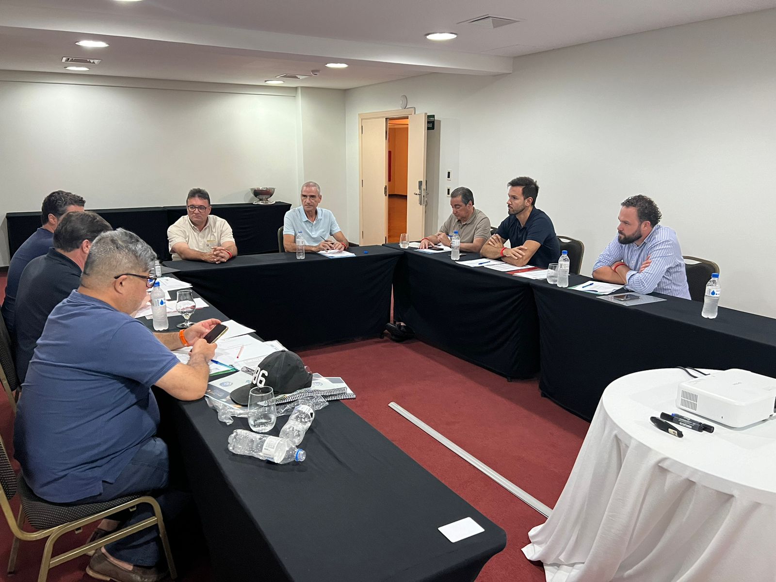 Articulação de ex-prefeito dá certo e deputado se licenciará de mandato para 2º suplente assumir