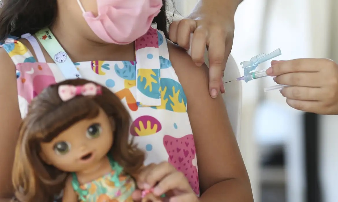 Campanha Nacional de Imunização tem doses específicas para crianças e adolescentes