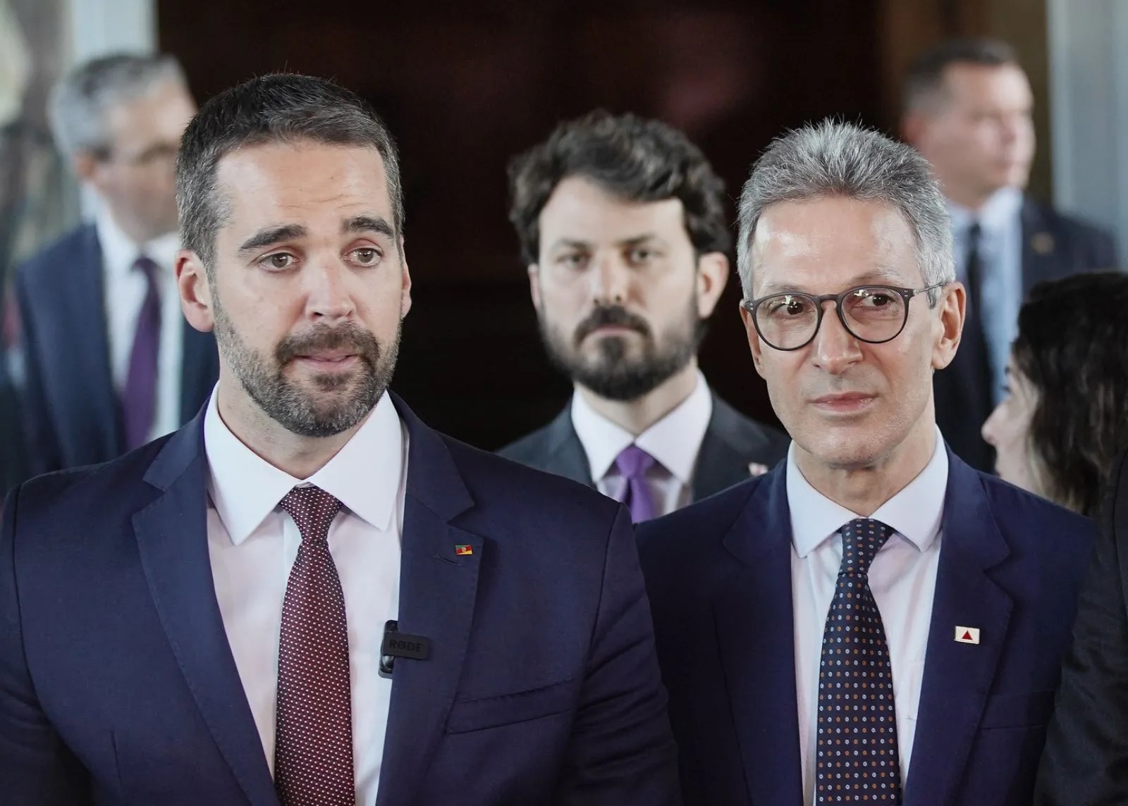 Gaúchos avançam ao questionar dívida enquanto Minas se omite