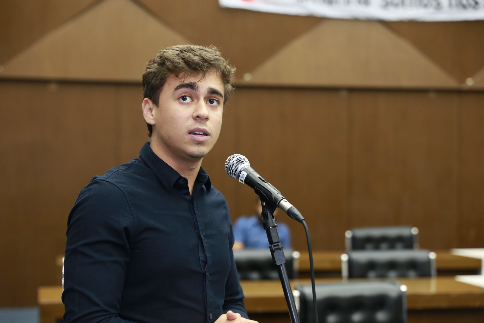 MPMG abre apuração interna contra promotores que processaram Nikolas por transfobia