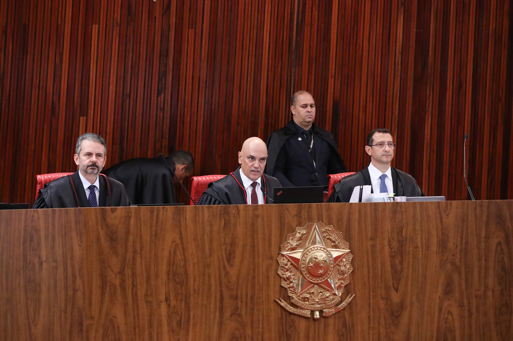 Os curiosos entendimentos divergentes do TSE e do TRE de Minas