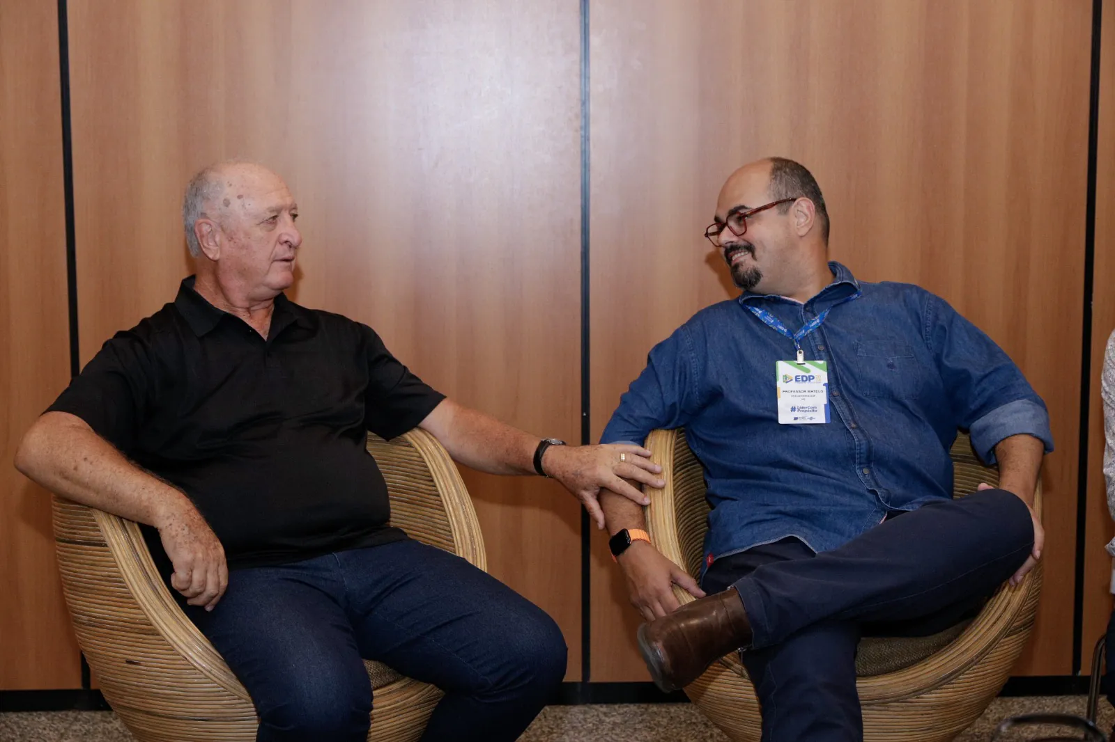 Evento FCDL: Felipão, do Galo, ao lado do vice-governador, Mateus Simões