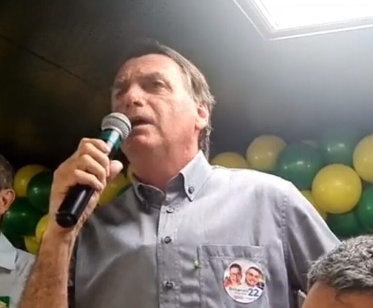 Jair Bolsonaro discursa em evento em BH