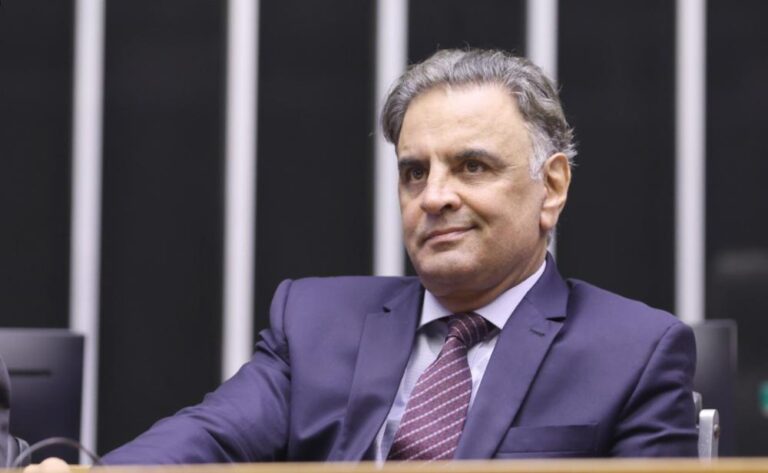 Aécio Neves no Plenário da Câmara