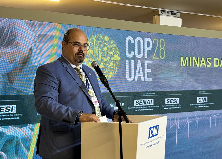 O vice-governador de Minas Gerais, Professor Mateus, durante workshop Minas Day, na COP28, em Dubai, nos Emirados Árabes