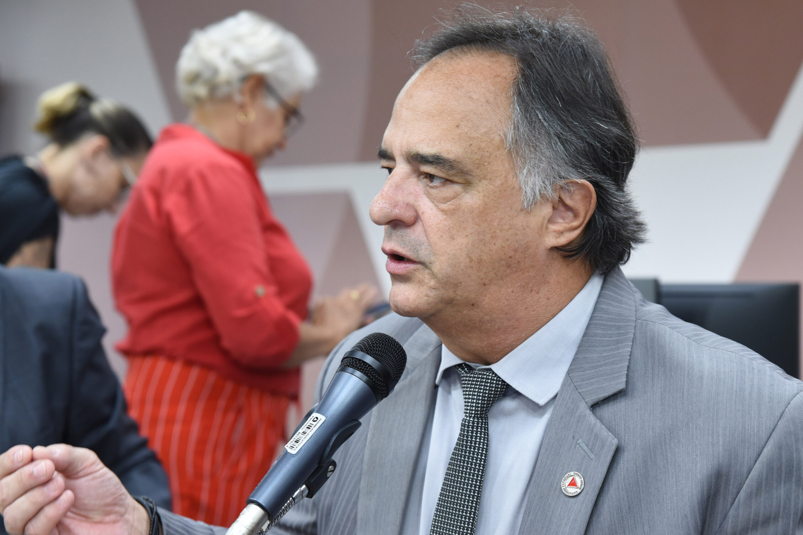 O recado do Republicanos com ‘saída precoce’ de Tramonte da TV