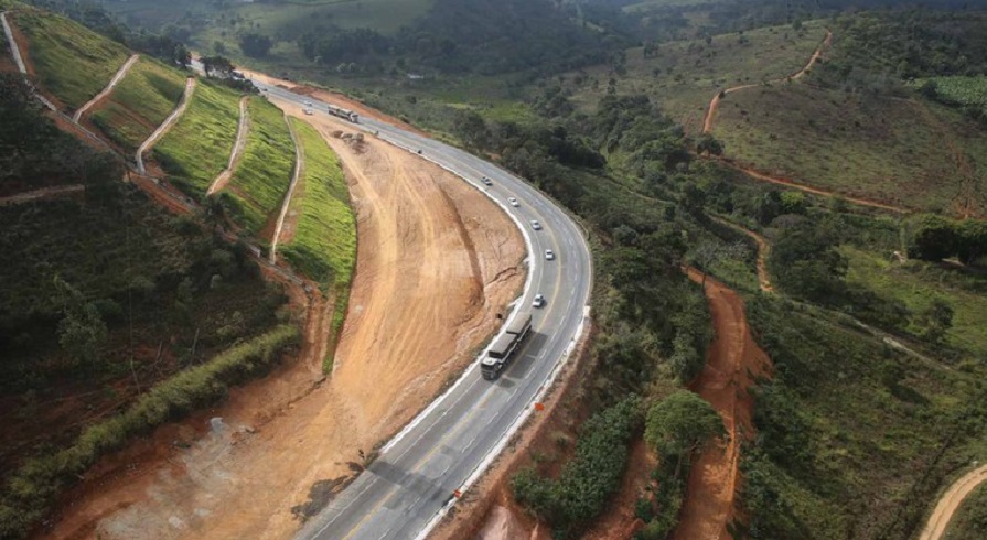 BR-381, entre Belo Horizonte e Governador Valadares, passa por obras de duplicação