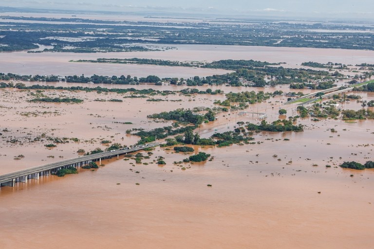 Canoas, no interior do Rio Grande do Sul, durante enchente