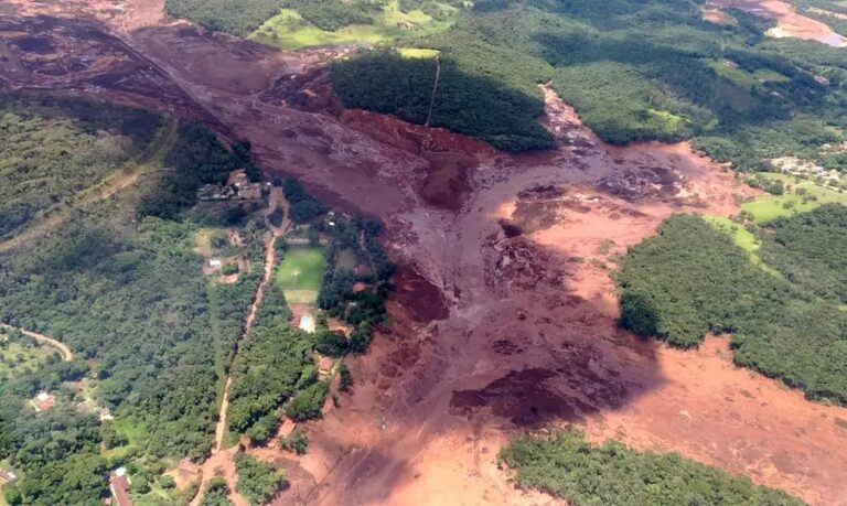 Rompimento da Barragem da Vale, em Brumadinho, deixou 270 pessoas mortas, entre as vítimas duas gestantes
