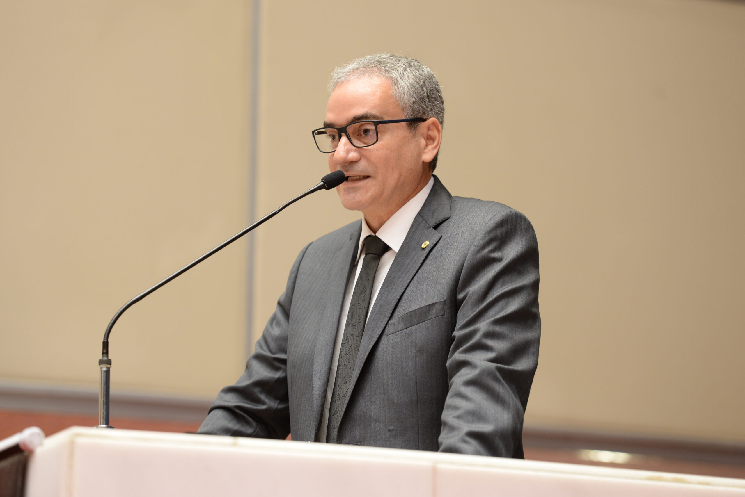 Hercílio aguarda por composição para bater martelo sobre candidatura a prefeito de Valadares