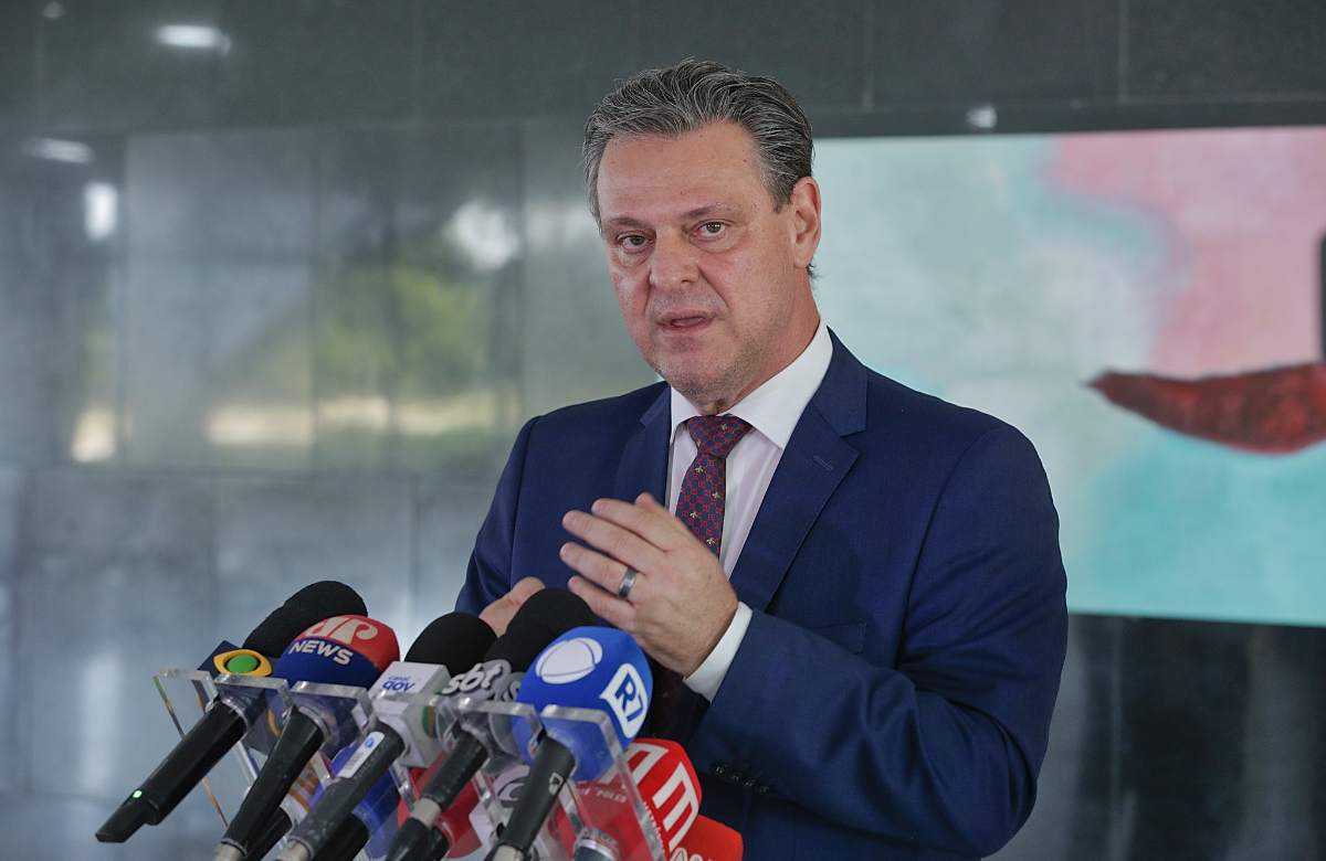 Carlos Fávaro em coletiva no Planalto