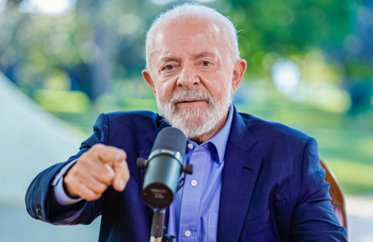 Lula dá entrevista no Palácio da Alvorada