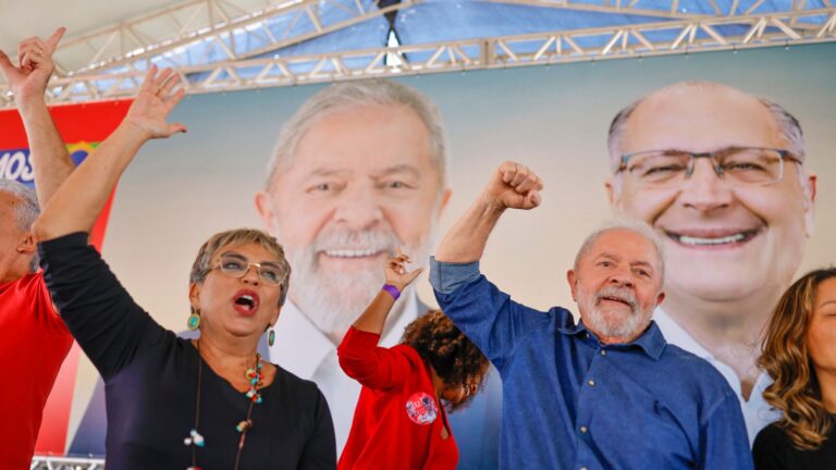 Lula participa de evento ao lado de Marília Campos em Contagem