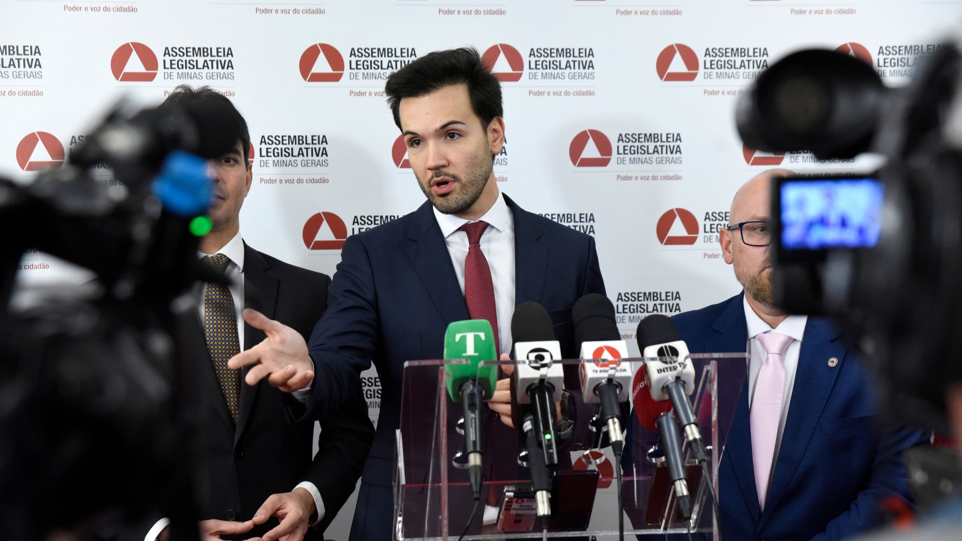 A decisão que levou a Assembleia de Minas a mudar de rota e adiar a votação do RRF