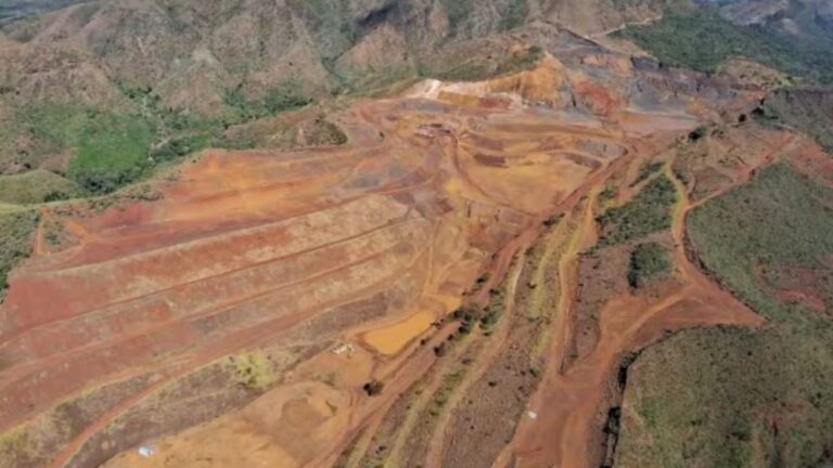 Foto mostra área da Serra do Curral.