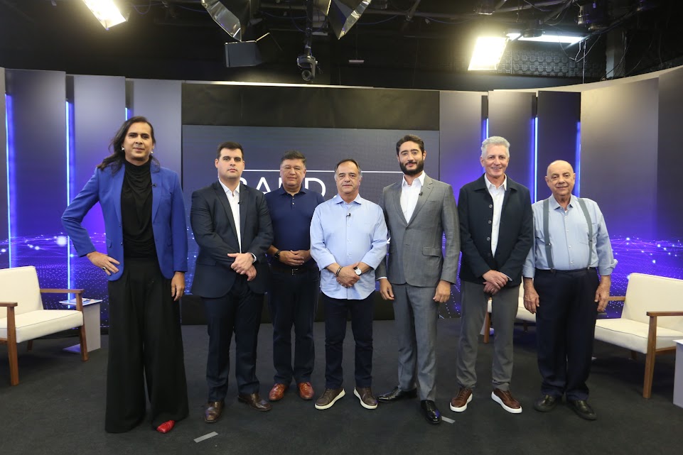 Debate foi realizado na noite desta quinta-feira (8)