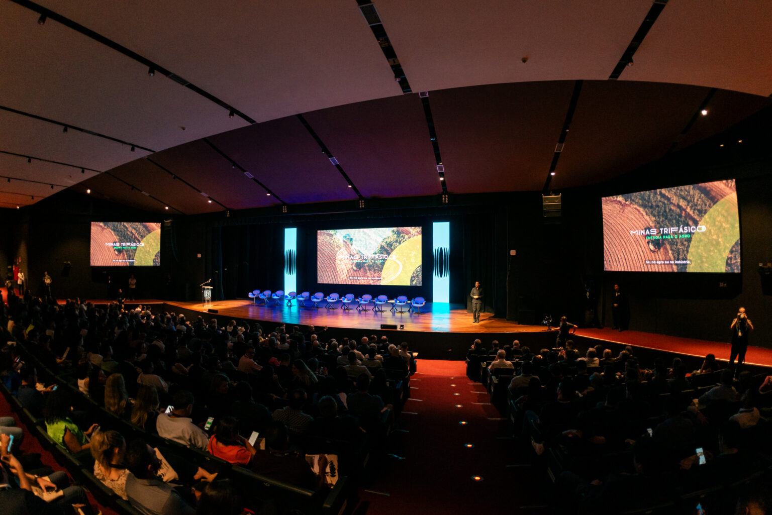 Além do conteúdo educacional, o Imersão Indústria 2024 oferecerá amplas oportunidades de networking, com um espaço de coworking exclusivo e áreas adicionais para fomentar conexões valiosas entre os participantes. Foto: Divulgação