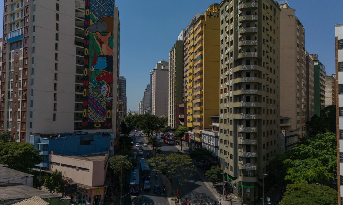 Foto mostra o edifício Balança, mas não Cai