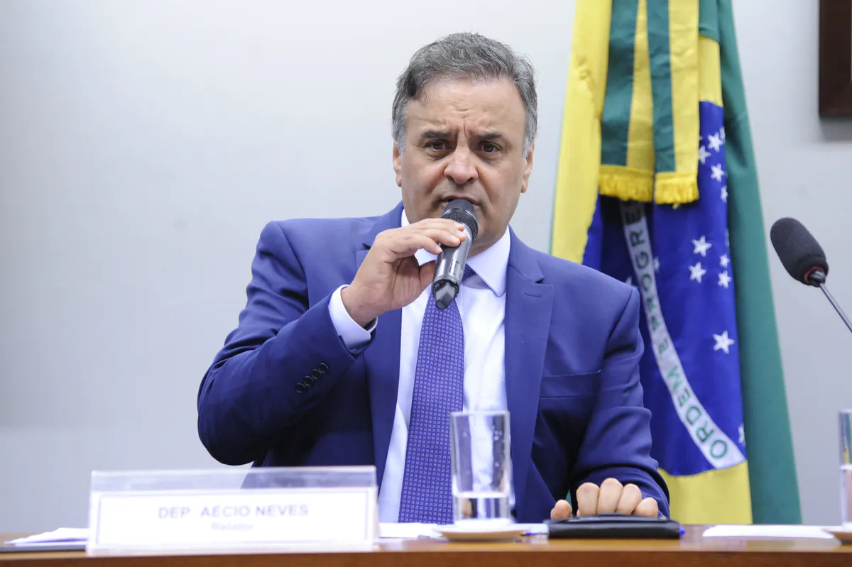 Aécio Neves na relatoria das 'emendas Pix'