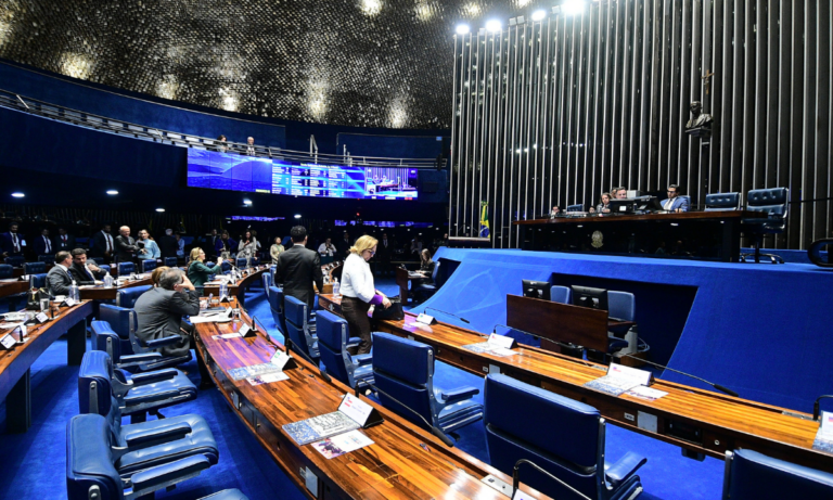 Foto mostra o plenário do Senado Federal