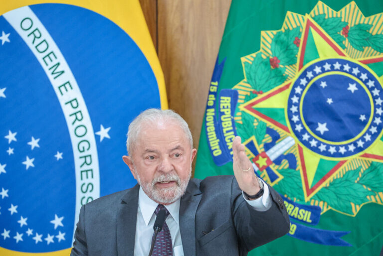 Lula em reunião no Planalto