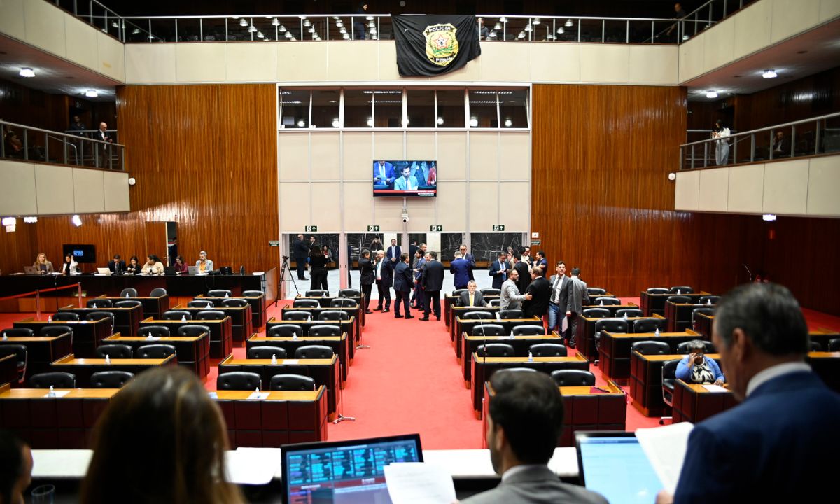 Foto mostra o plenário da ALMG