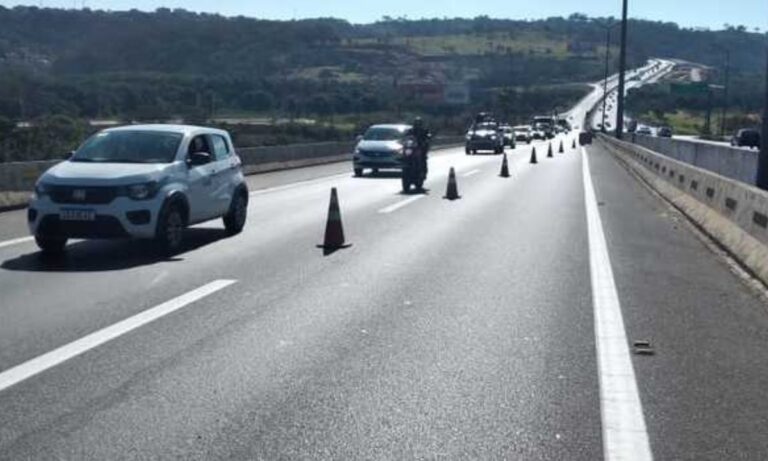 Foto mostra estrada em Minas Gerais