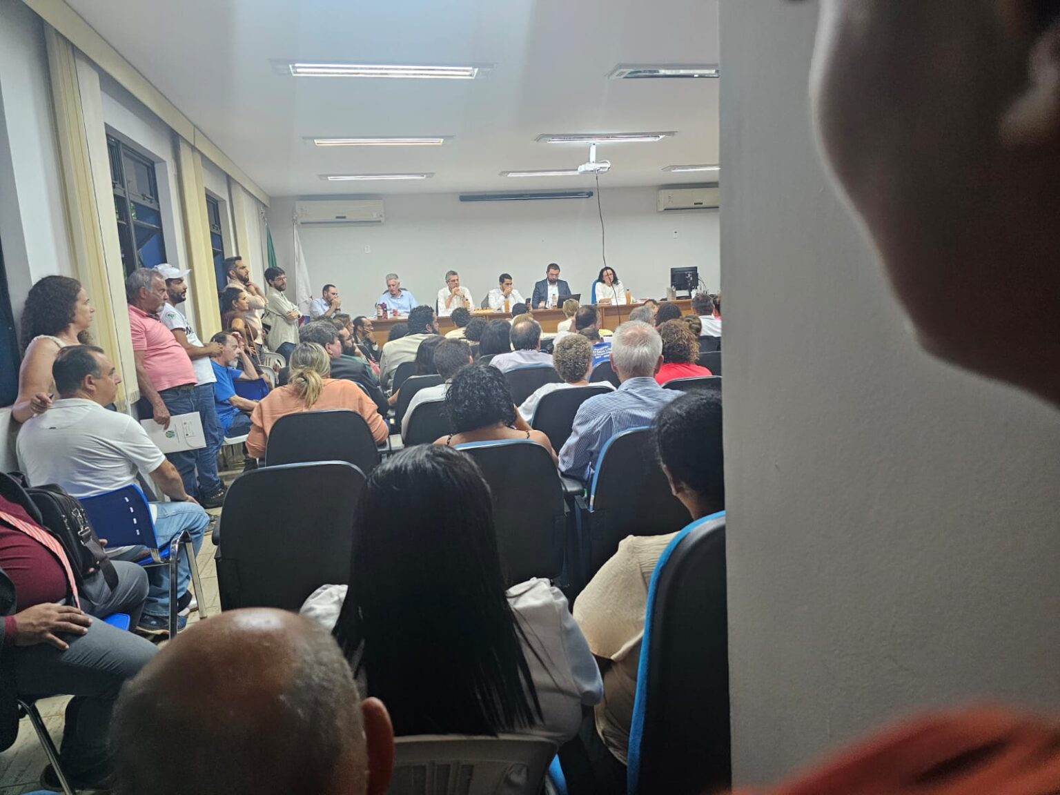 Reunião desta sexta-feira aconteceu a portas fechadas