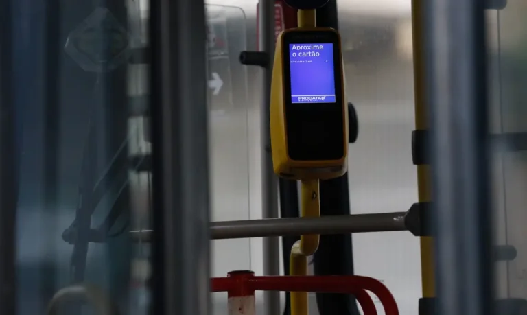 Foto mostra catraca de ônibus em São Paulo.