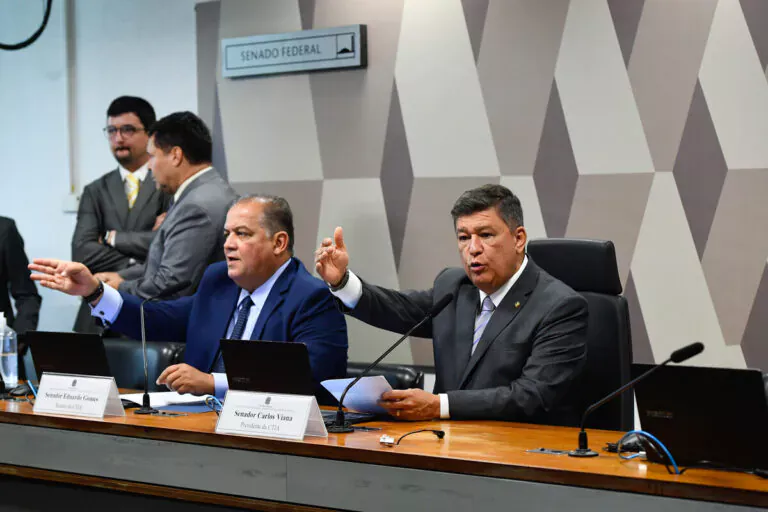 Senadores Eduardo Gomes Carlos Viana