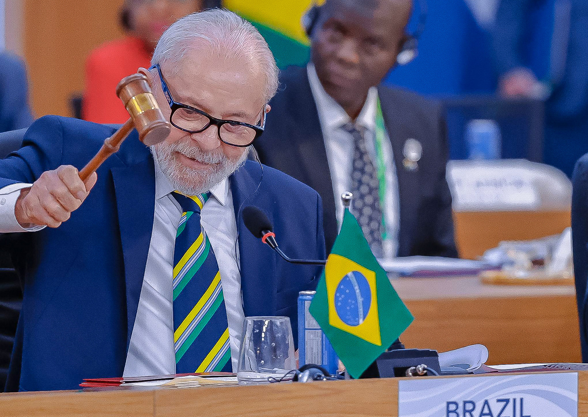 Lula com martelo no G20 no Rio