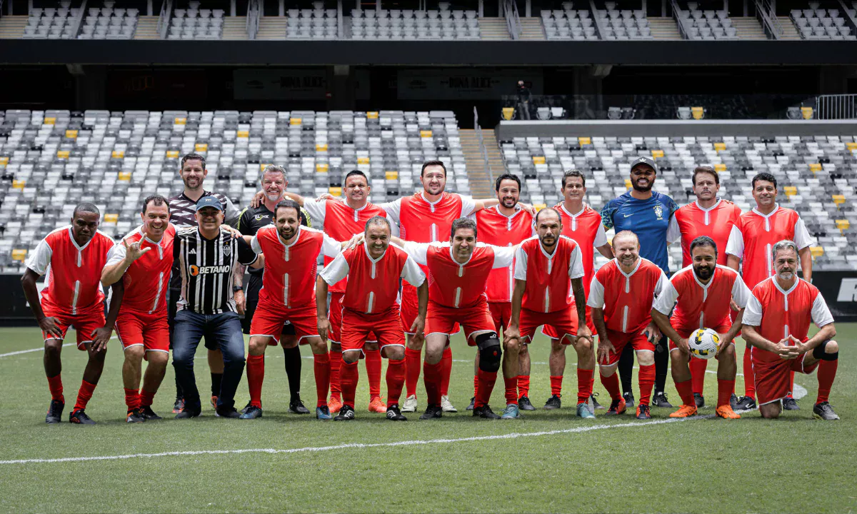 Vereadores em jogo de futebol