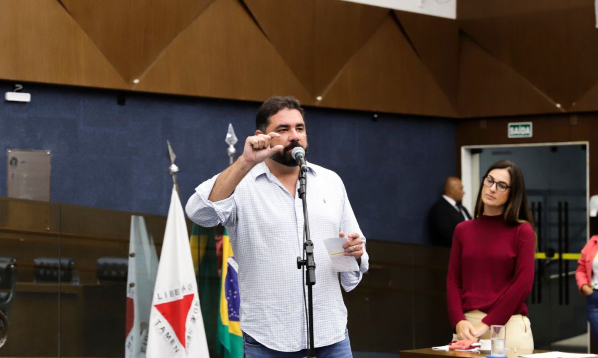 Os vereadores Bruno Miranda e Fernanda Altoé