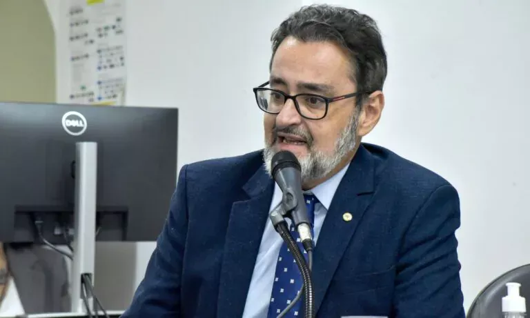 O deputado Gustavo Santana, do PL mineiro.