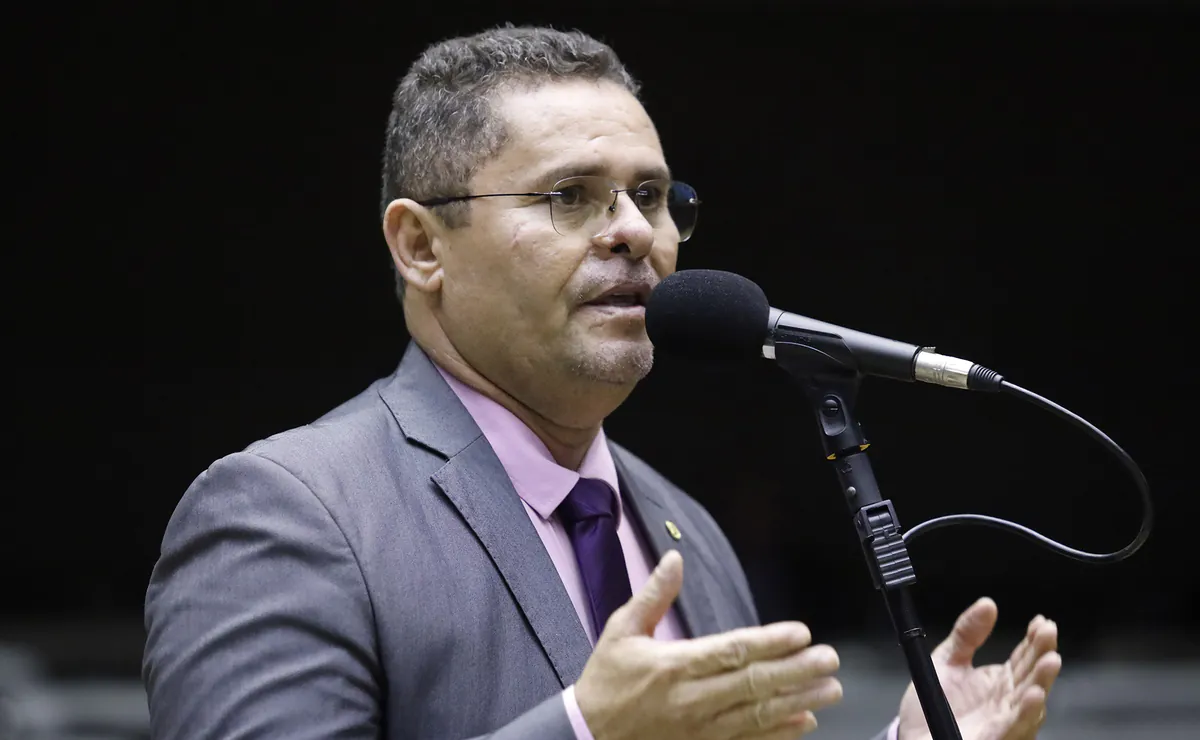 Deputado Albuquerque (Republicanos-RR) no plenário da Câmara