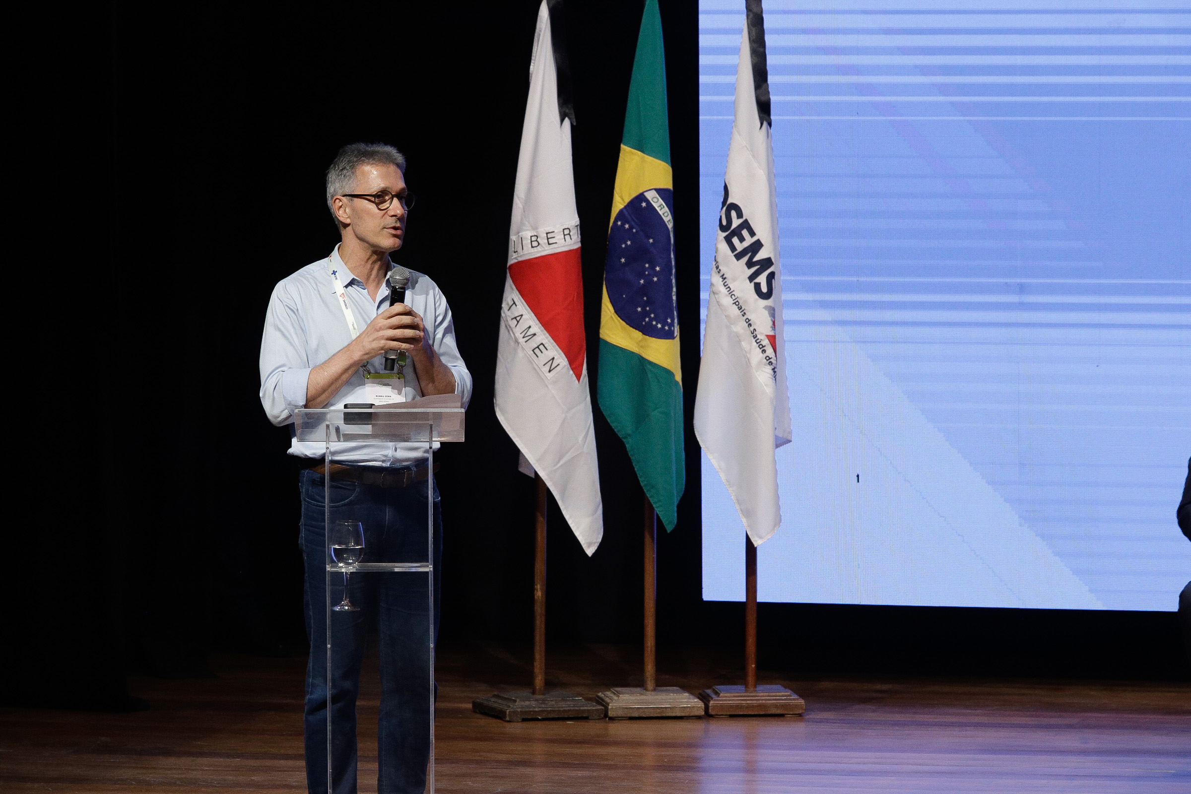 Zema minimiza impacto de novas tarifas dos EUA sobre aço brasileiro: ‘alarde muito grande’