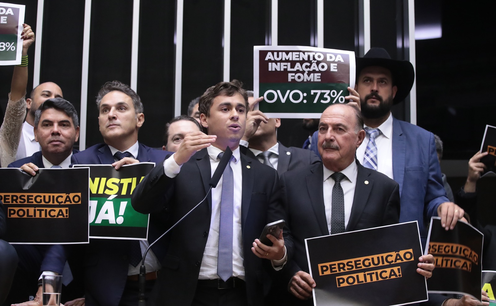 O papel de Nikolas Ferreira na estratégia de Bolsonaro para evitar prisão