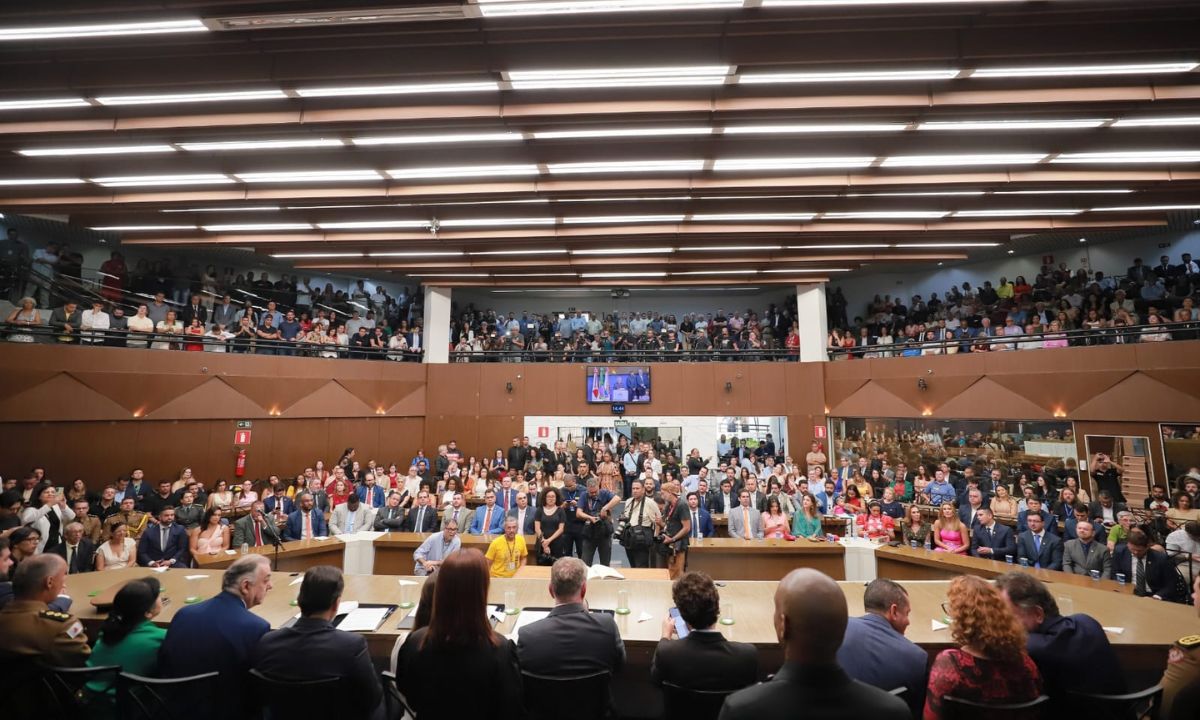 Foto mostra o plenário da Câmara de BH