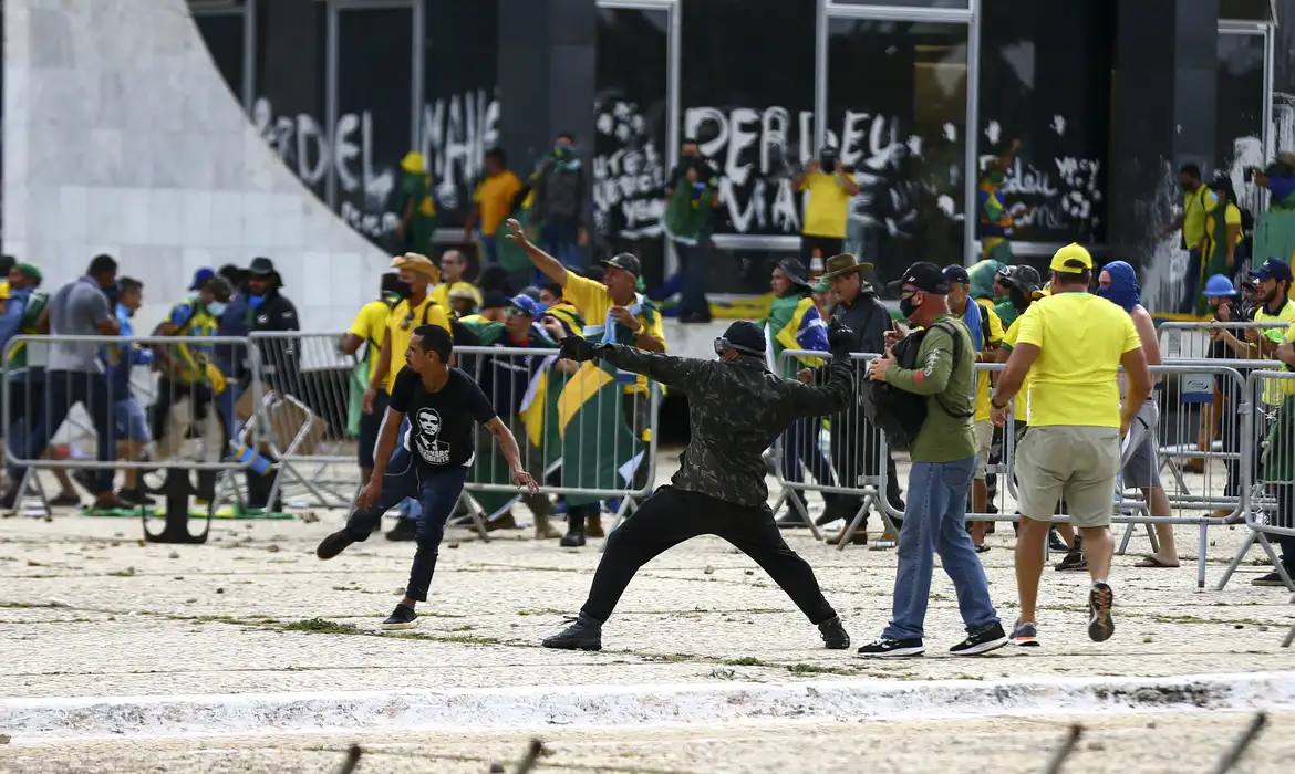 Ao todo, até o início deste ano, 58 pessoas presas por envolvimento no 8 de janeiro estavam com o monitoramento eletrônico em Minas. Foto: Agência Brasil