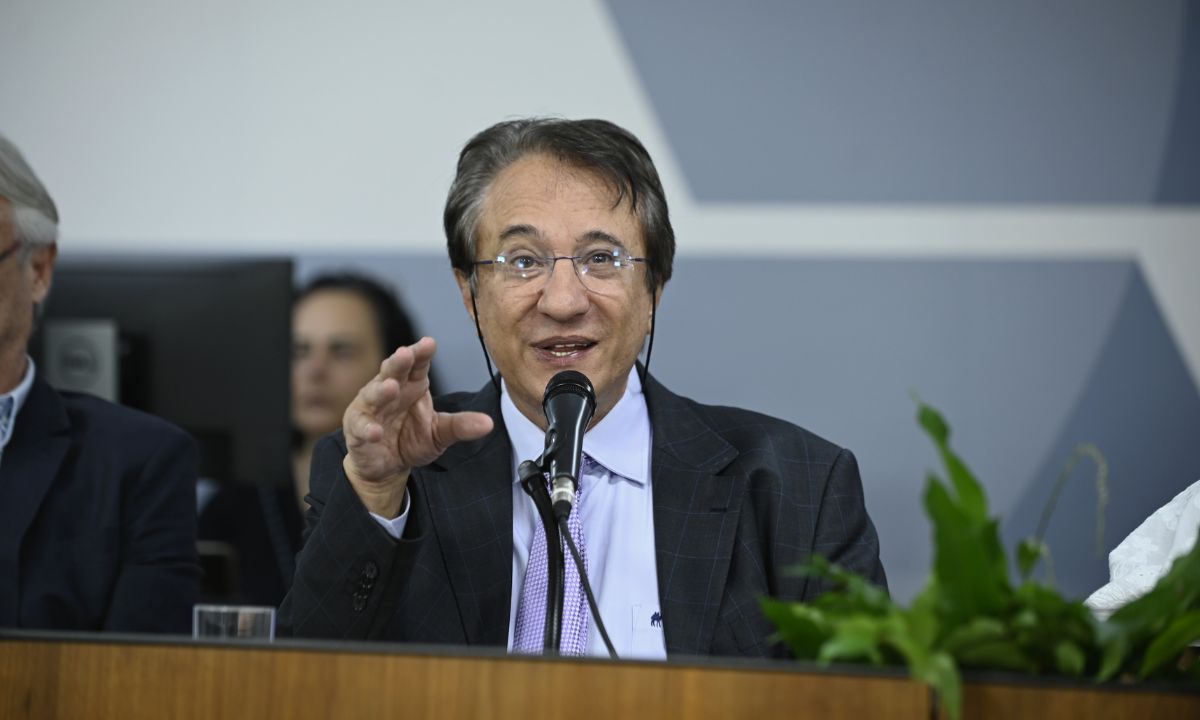 O ex-ministro Saraiva Felipe