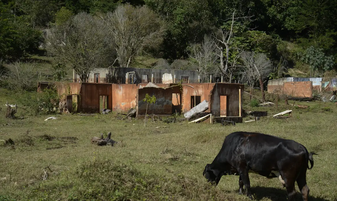 Até aqui, somente 14 dos 49 municípios de Minas Gerais e Espírito Santo aptos a aderirem ao acordo de repactuação assinaram o contrato. Foto: Agência Brasil