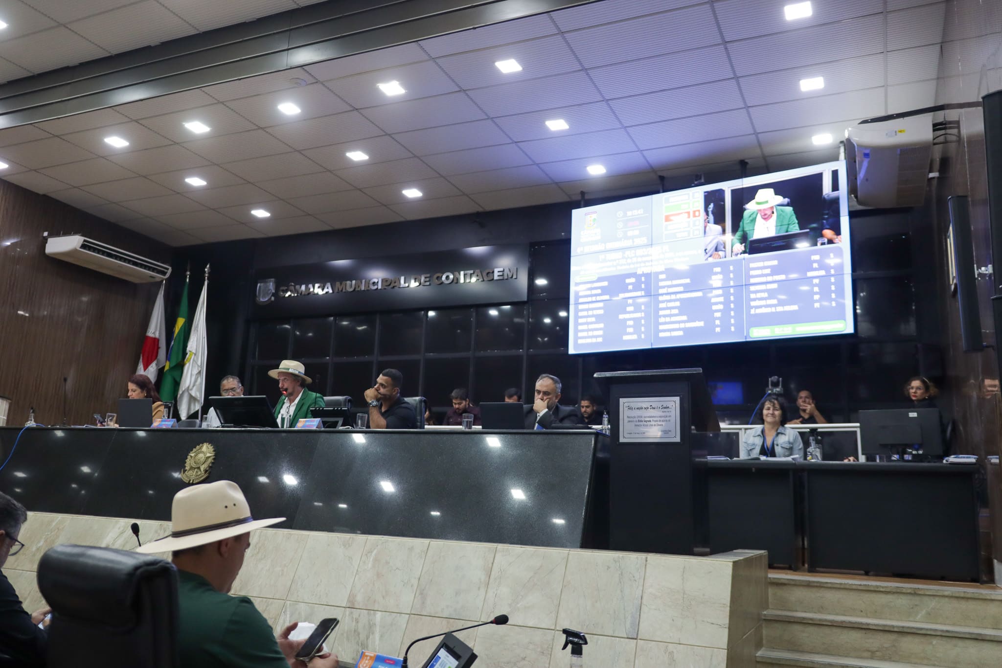 Vereadores de Contagem revogam contrapartidas impostas a empresa que ganhou terreno público