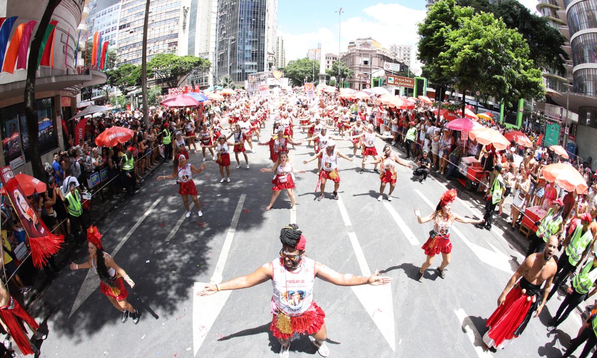 Bloco desfila no Centro de BH