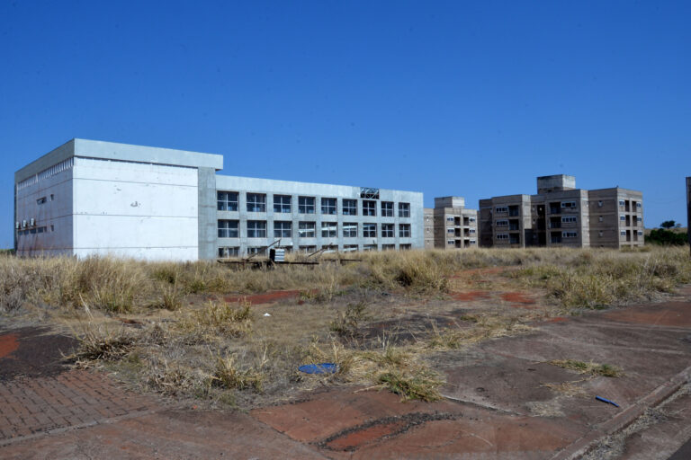 Apesar do vultuoso investimento, as obras foram paralisadas em outubro de 2014. Foto: ALMG