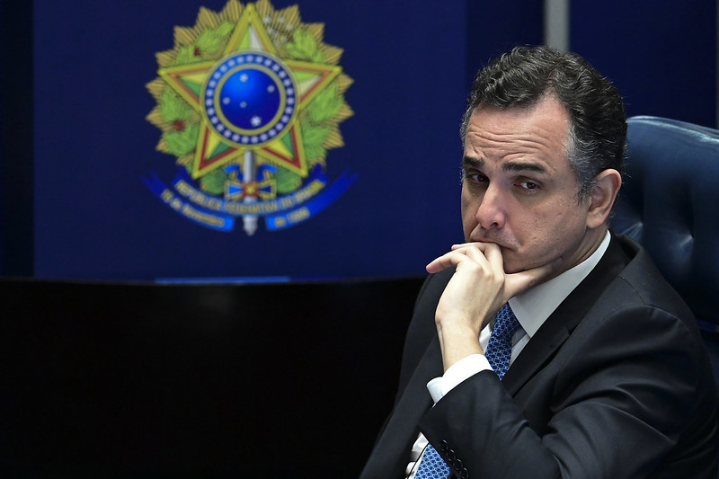 Aliados tentam convencer o senador mineiro a ser o candidato a governador. Foto: Andressa Anholete/Agência Senado