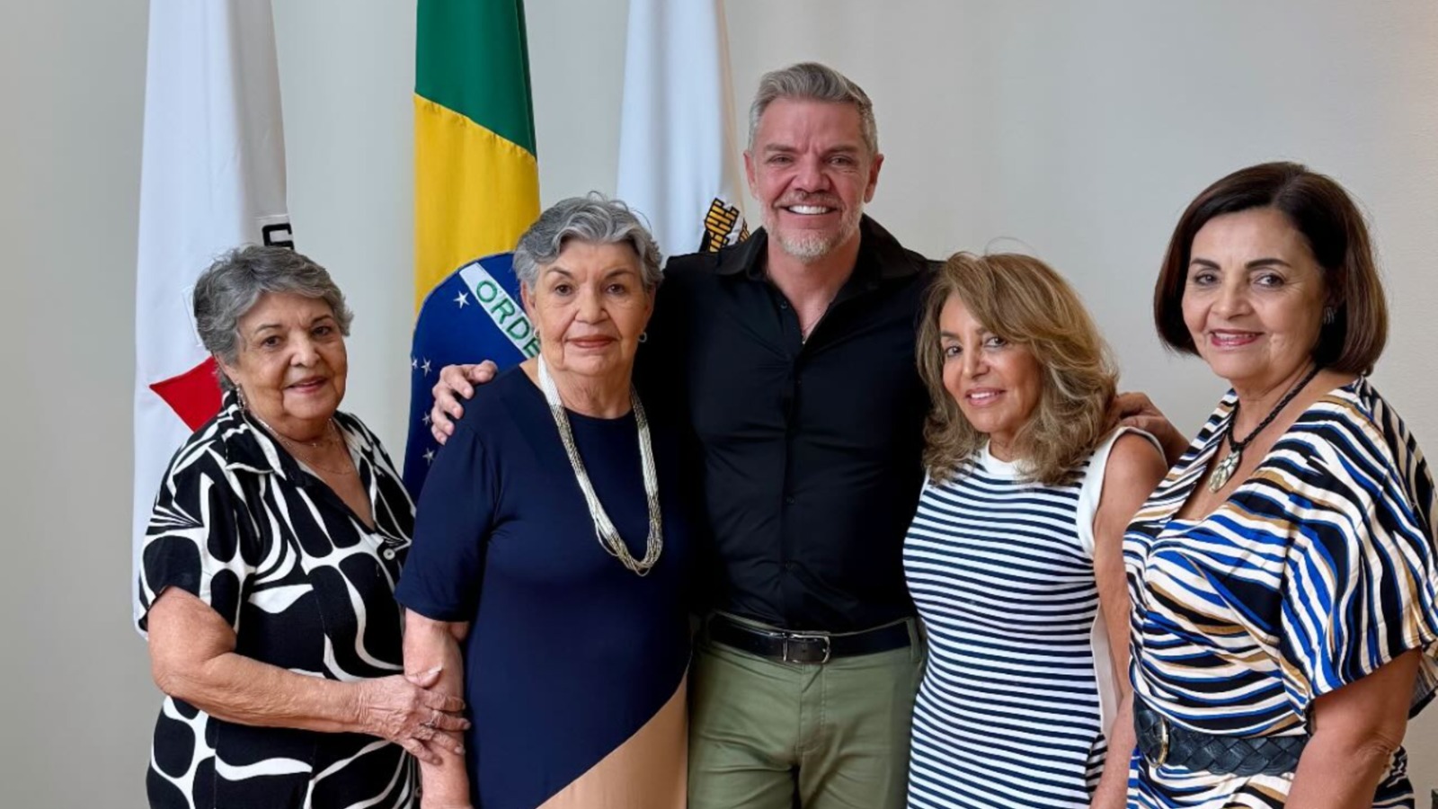 Tias, mãe e suplentes: as visitas que movimentaram a agenda de Juliano Lopes na PBH