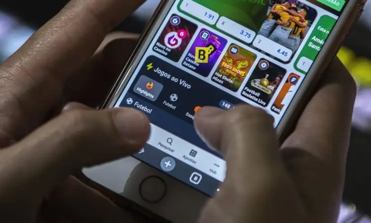 Foto mostra aposta feita pelo celular