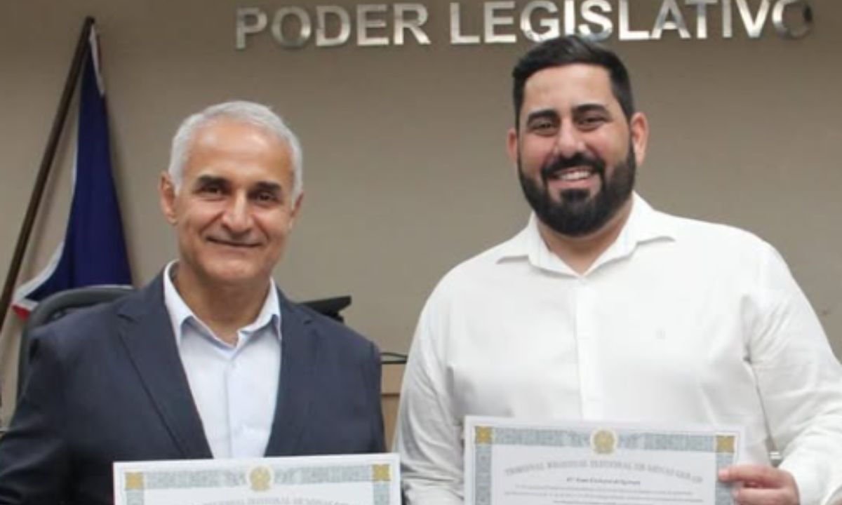 O prefeito de Igarapé, Arnaldo Chaves, e o vice, Daltinho